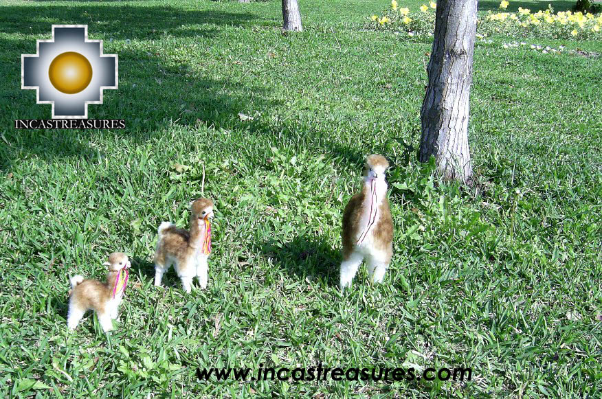 3 beautiful Vicunas playing, 3 sizes - Product id: TOYS08-kit1